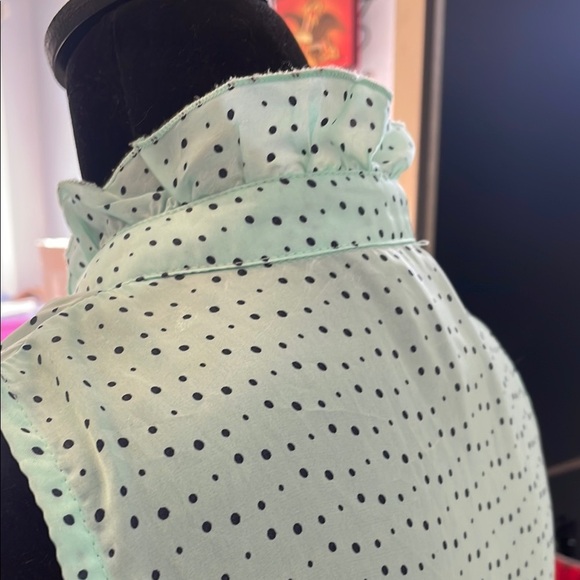 Mint Polka Dot Sleeveless Blouse toes in front - Picture 3 of 5